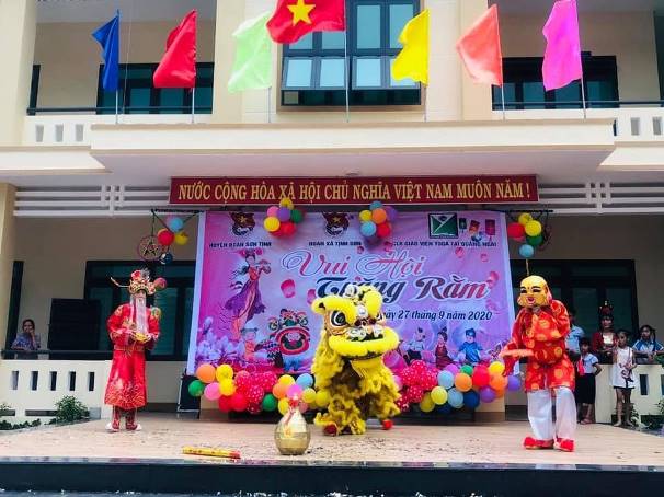 Huyện đoàn Sơn Tịnh tổ chức chương trình vui hội trăng rằm cho thiếu nhi tại xã Tịnh Sơn