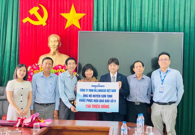 Công ty M.E.Nikkiso Việt Nam ủng hộ huyện Sơn Tịnh 150 triệu đồng khắc phục hậu quả bão số 9