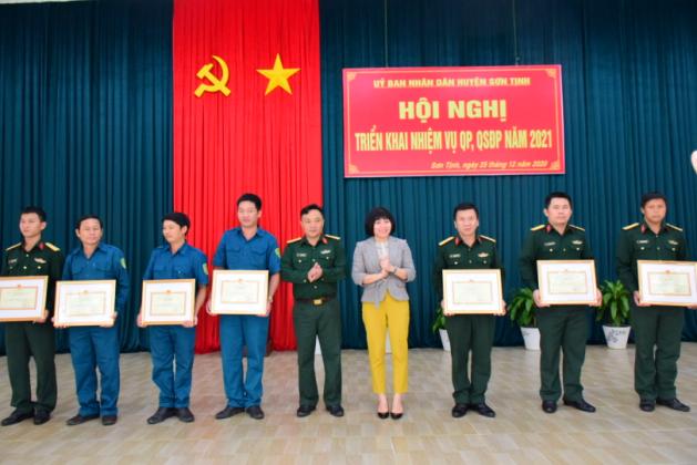 Sơn Tịnh hội nghị triển khai nhiệm vụ quốc phòng, quân sự địa phương năm 2021