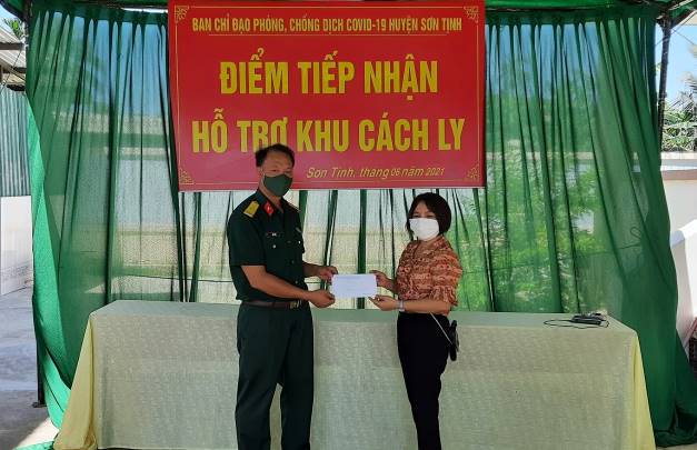 LĐLĐ huyện Sơn Tịnh vận động ủng hộ khu cách ly tập trung ở huyện với tổng trị giá hơn 28 triệu đồng