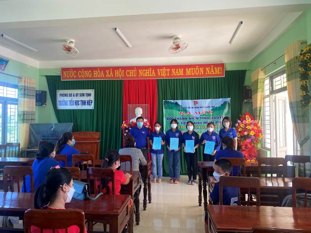 Huyện đoàn Sơn Tịnh ra mắt Đội hình Thanh niên tình nguyện dạy Tiếng Anh miễn phí cho thiếu nhi