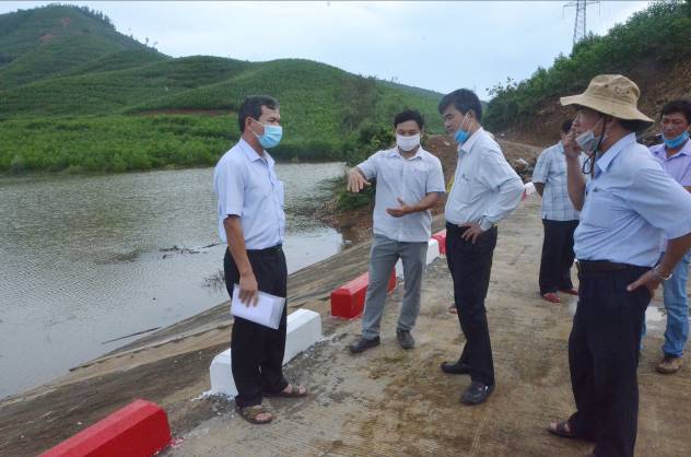 Sở Nông nghiệp và Phát triển nông thôn tỉnh Quảng Ngãi nghiệm thu công trình Hồ chứa nước Hố Hiểu