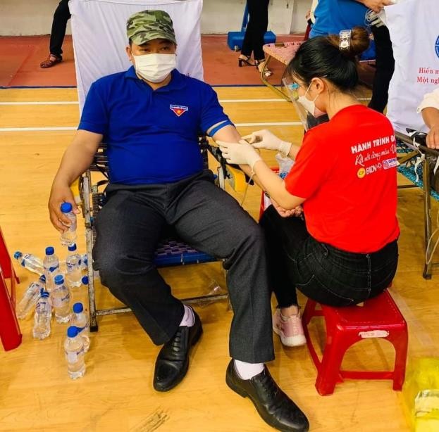 Huyện đoàn Sơn Tịnh tham gia ngày hội hiến máu tình nguyện do Tỉnh đoàn Quảng Ngãi tổ chức
