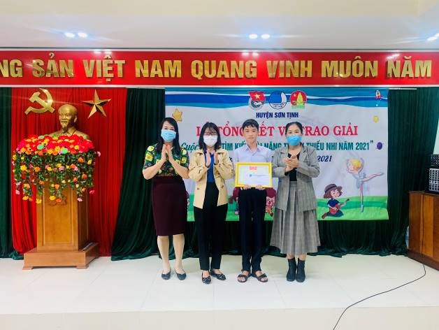 Huyện đoàn Sơn Tịnh trao giải cuộc thi Tìm kiếm tài năng thanh thiếu nhi năm 2021