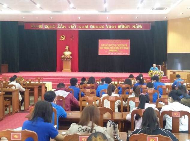 Sơn Tịnh tổ chức lớp bồi dưỡng chuyên đề chủ nghĩa yêu nước Việt Nam năm 2021 cho thanh niên
