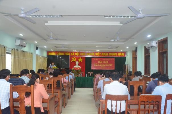 Sở Nội vụ tỉnh Quảng Ngãi phối hợp với UBND huyện Sơn Tịnh tổ chức hội nghị bồi dưỡng kiến thức về tôn giáo, tín ngưỡng năm 2021