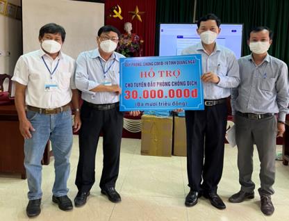 Ủy ban MTTQ Việt Nam tỉnh thăm, tặng quà tại Bệnh viện điều trị bệnh nhân Covid-19 của tỉnh (Cơ sở 5)