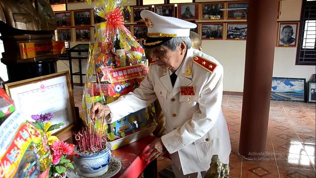 Trung tướng Phạm Nam Tào thăm và tặng quà tại xã Tịnh Minh