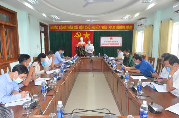 Trung tâm Chỉ huy phòng, chống dịch Covid-19 huyện Sơn Tịnh họp triển khai giải pháp phòng, chống dịch bệnh Covid-19
