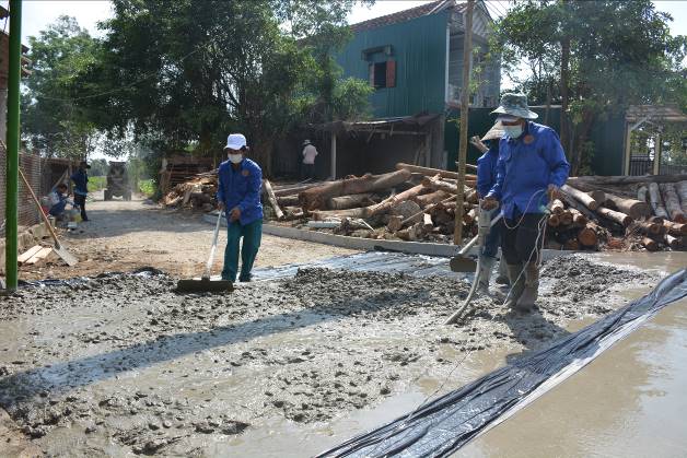 UBND huyện Sơn Tịnh bố trí 600 triệu đồng sửa chữa các tuyến đường dịp Tết 2022