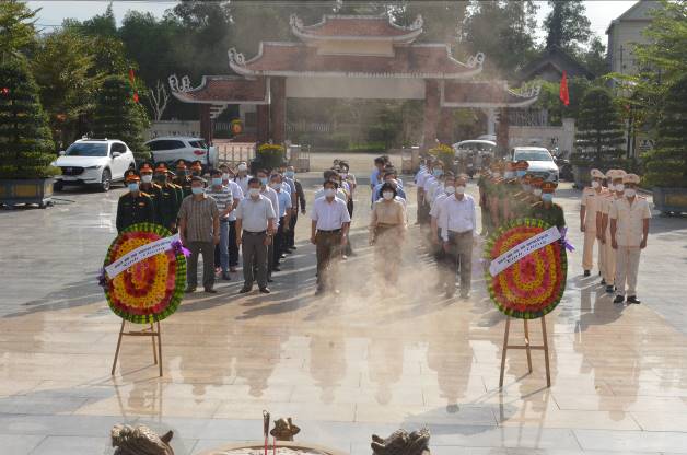 Sơn Tịnh dâng hương Đền tưởng niệm nhân dịp Tết Nguyên đán Nhâm Dần năm 2022