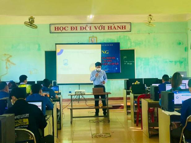 Cán bộ Đoàn huyện Sơn Tịnh tham dự khai giảng lớp tập huấn về Chuyển đổi số