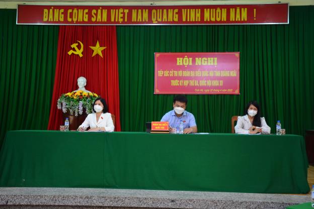 Đoàn đại biểu Quốc hội tỉnh Quảng Ngãi tiếp xúc cử tri tại xã Tịnh Hà