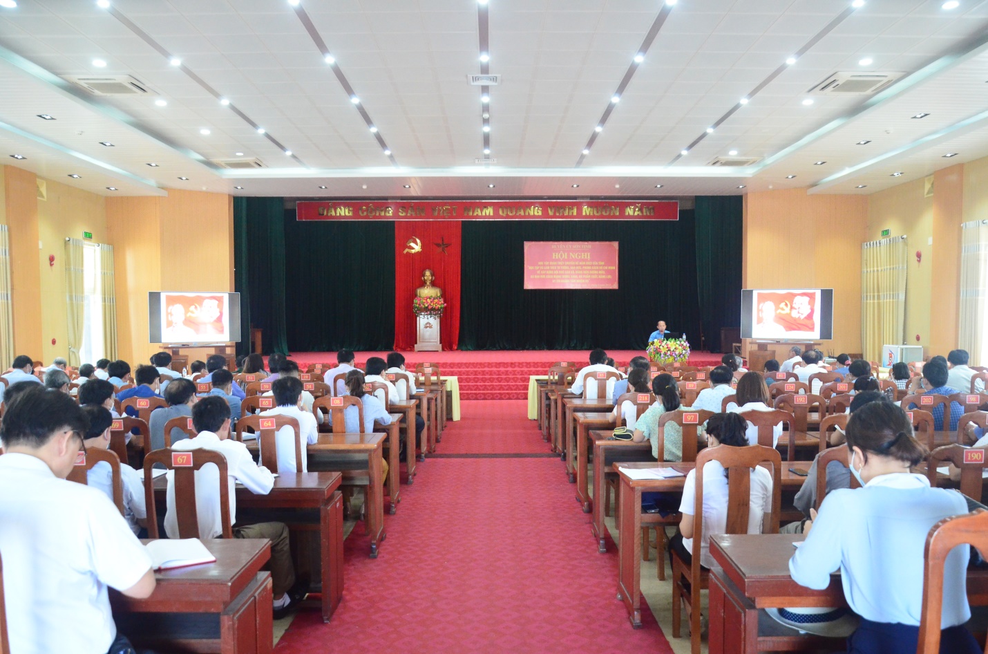 Huyện ủy Sơn Tịnh hội nghị học tập, quán triệt chuyên đề năm 2022 về học tập và làm theo tư tưởng, đạo đức, phong cách Hồ Chí Minh