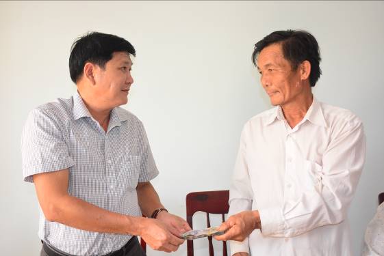 Hội Nông dân huyện Sơn Tịnh giải ngân Quỹ hỗ trợ nông dân huyện tại xã Tịnh Hà
