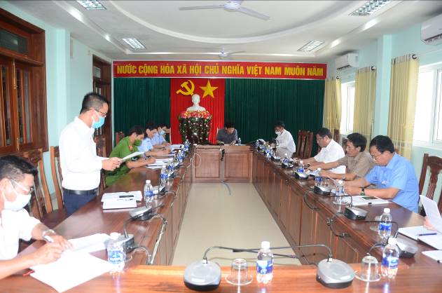 UBND huyện Sơn Tịnh họp bàn các nội dung liên quan đến quản lý hoạt động khai thác cát trên địa bàn huyện