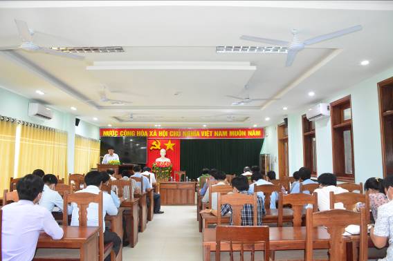 Sơn Tịnh tổ chức họp về củng cố Bộ phận Một cửa và công tác cải cách hành chính