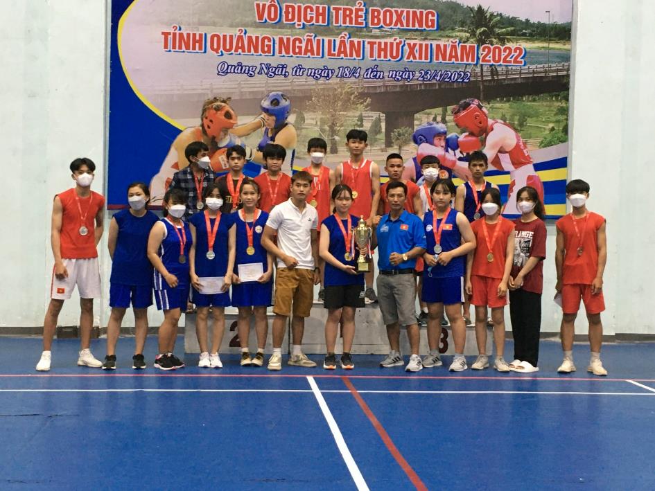 Đoàn vận động viên Sơn Tịnh đạt giải nhất toàn đoàn tại Giải vô địch trẻ Boxing Quảng Ngãi lần thứ XII