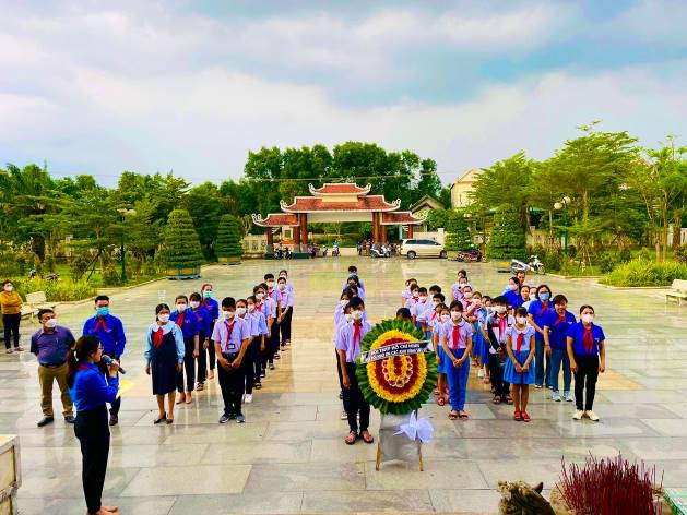 Sơn Tịnh tổ chức lễ báo công và tuyên dương cháu ngoan Bác Hồ năm học 2021 – 2022
