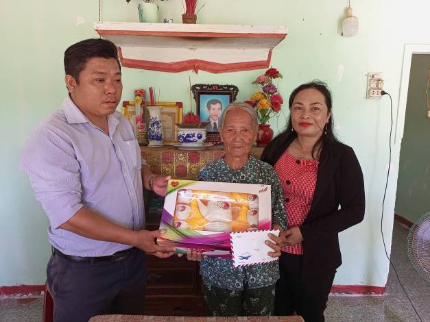 Ủy ban MTTQVN xã Tịnh Hiệp nghiệm thu nhà ở cho hộ nghèo ở thôn Vĩnh Tuy