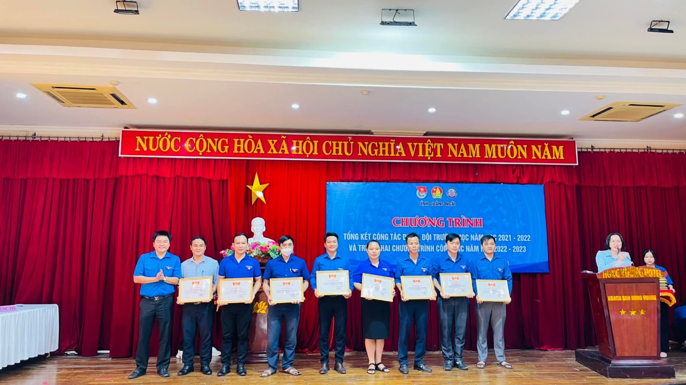 Nhiều tập thể, cá nhân ở huyện Sơn Tịnh được khen thưởng tại Hội nghị Tổng kết công tác Đoàn, Đội trường học năm học 2021 – 2022