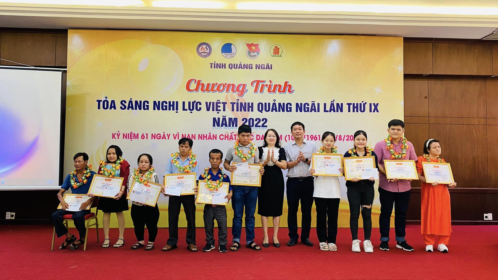 Phan Quang Thái - tấm gương khuyết tật tiêu biểu được tuyên dương tại Chương trình Tỏa sáng nghị lực Việt tỉnh Quảng Ngãi