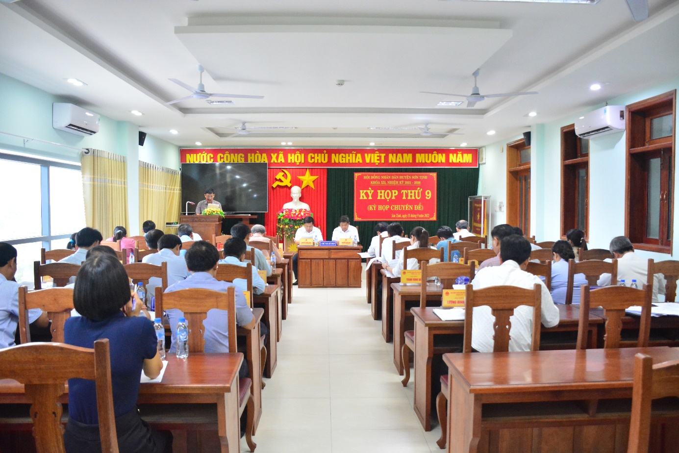 HĐND huyện Sơn Tịnh khóa XII, nhiệm kỳ 2021 – 2026 tổ chức Kỳ họp chuyên đề
