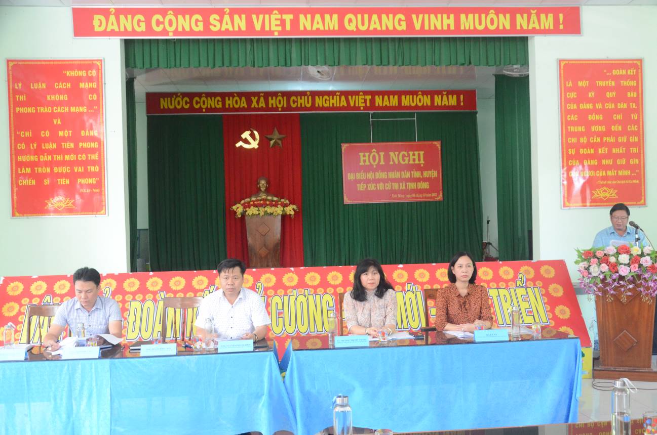 Tổ đại biểu HĐND tỉnh, huyện Sơn Tịnh tiếp xúc cử tri tại xã Tịnh Đông