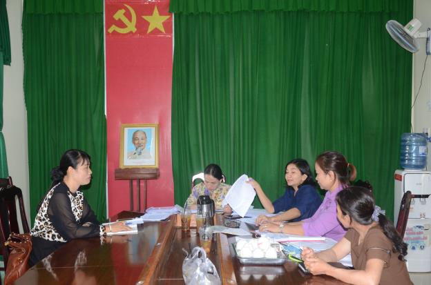 Hội LHPN tỉnh Quảng Ngãi kiểm tra công tác hội và phong trào phụ nữ tại xã Tịnh Bắc, huyện Sơn Tịnh
