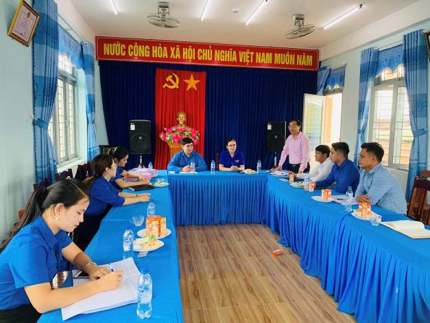 Tỉnh đoàn Quảng Ngãi kiểm tra tình hình vay và sử dụng vốn vay ủy thác từ Ngân hàng CSXH trong thanh niên năm 2022 tại huyện Sơn Tịnh