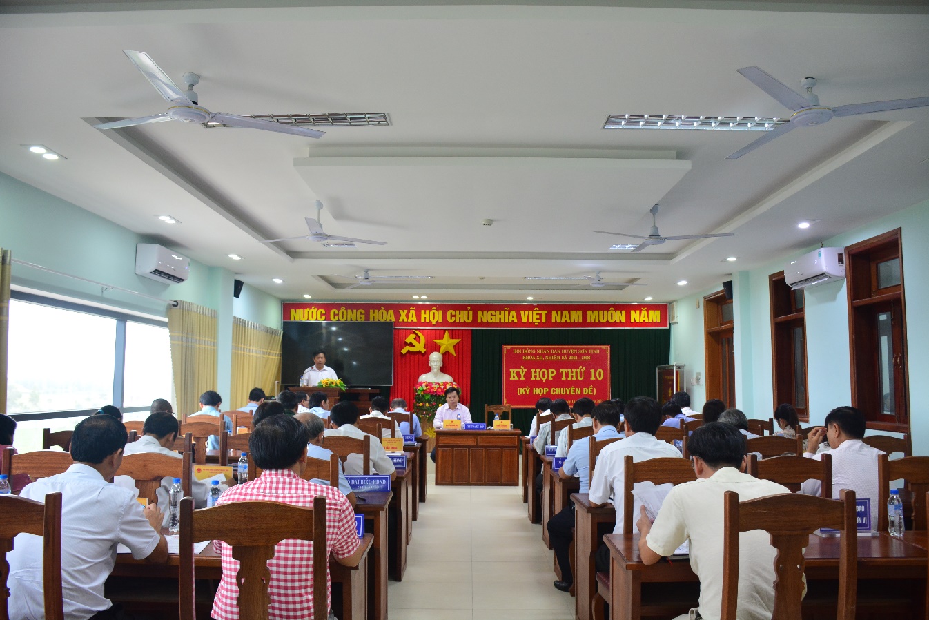 Kỳ họp chuyên đề HĐND huyện Sơn Tịnh khóa XII, nhiệm kỳ 2021 – 2026