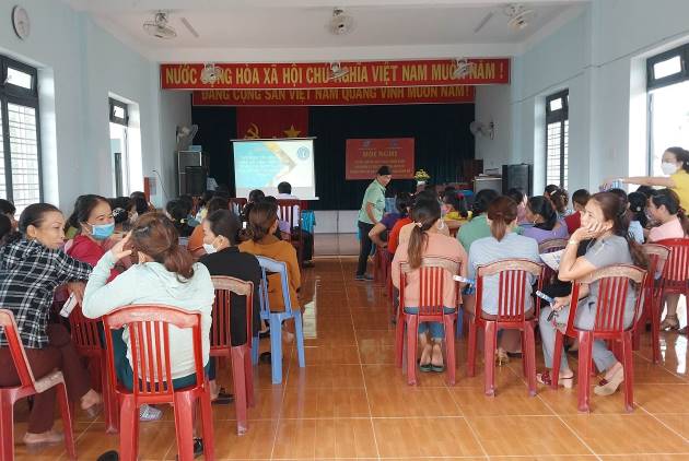 Hội LHPN tỉnh Quảng Ngãi tuyên truyền chính sách bảo hiểm xã hội tại xã Tịnh Bình