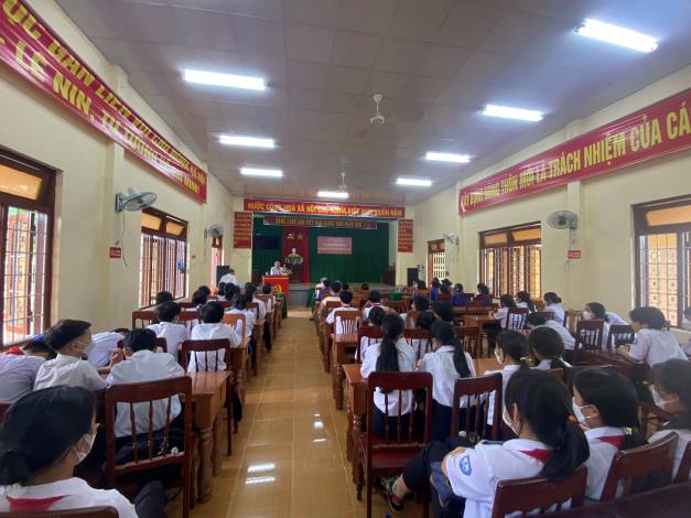 Hội Tù yêu nước tỉnh Quảng Ngãi tổ chức nói chuyện thắp lửa truyền thống cho thế hệ trẻ tại xã Tịnh Hà