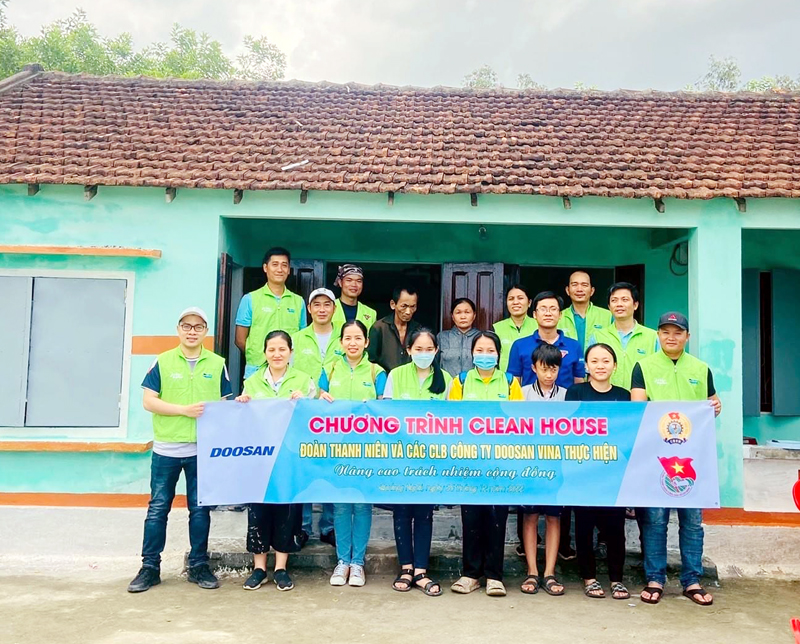 CĐCS Công ty TNHH Doosan Việt Nam hỗ trợ mái ấm tình thương tại xã Tịnh Bình