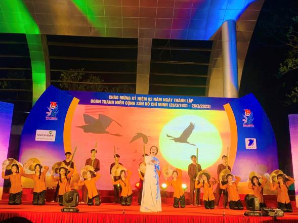 Đội tuyên truyền ca khúc cách mạng của Huyện đoàn Sơn Tịnh đạt giải 3 tại Liên hoan tiếng hát thanh niên công nhân, dân tộc và tôn giáo tỉnh năm 2023