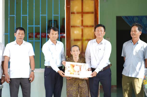 Uỷ ban MTTQVN huyện Sơn Tịnh bàn giao 3 nhà ở từ nguồn quỹ cứu trợ thiên tai