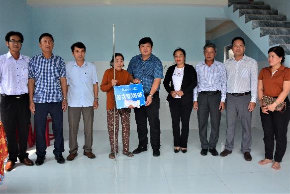 Ủy ban MTTQ Việt Nam tỉnh Quảng Ngãi nghiệm thu và bàn giao 6 ngôi nhà cho hộ có hoàn cảnh khăn tại xã Tịnh Hiệp