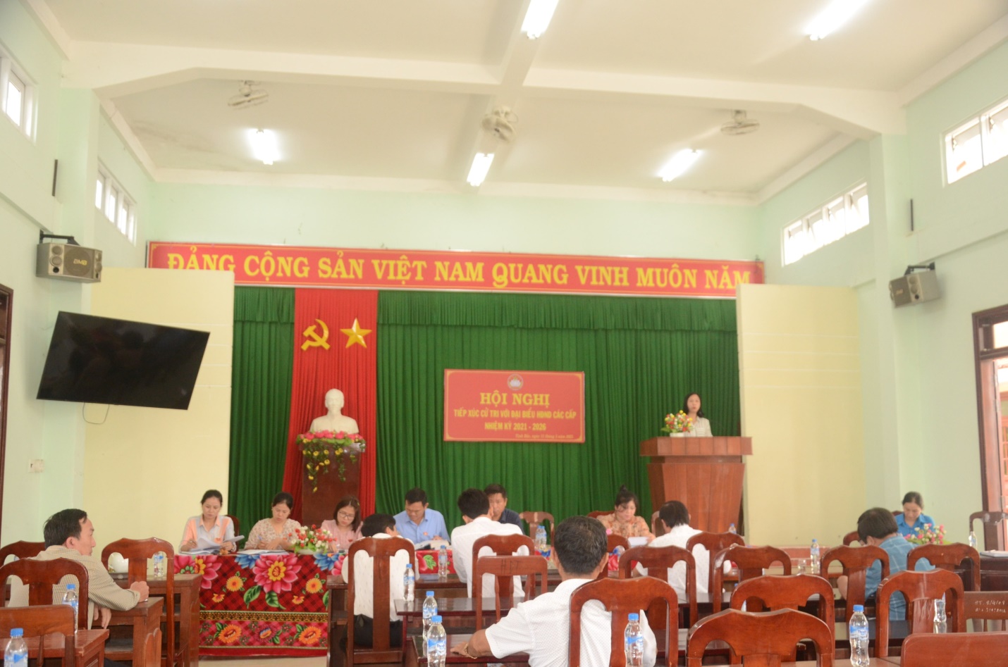 Đại biểu HĐND tỉnh, huyện tiếp xúc cử tri tại xã Tịnh Bắc