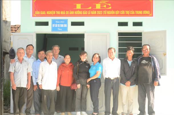 Uỷ ban MTTQVN huyện Sơn Tịnh nghiệm thu nhà đại đoàn kết tại xã Tịnh Phong