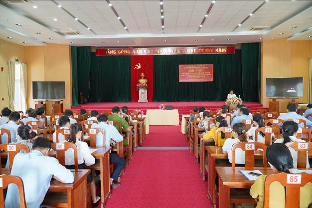 Sơn Tịnh hội nghị triển khai các văn bản luật năm 2023