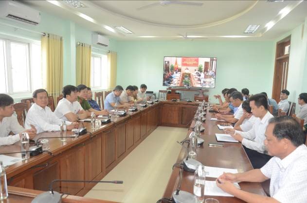 Sơn Tịnh tham dự cuộc họp trực tuyến Ban Chỉ đạo cải cách hành chính và nâng cao chỉ số năng lực cạnh tranh tỉnh