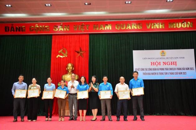 LĐLĐ huyện Sơn Tịnh hội nghị sơ kết công tác công đoàn và phong trào CNVCLĐ 6 tháng đầu năm 2023