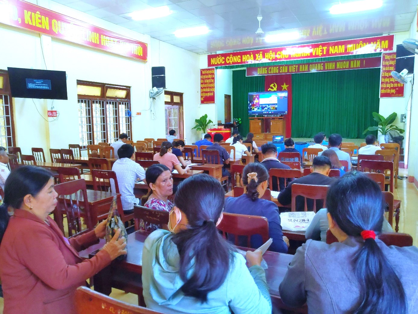 Các xã trên địa bàn huyện Sơn Tịnh tham dự Tập huấn trực tuyến Tổ Công nghệ số cộng đồng