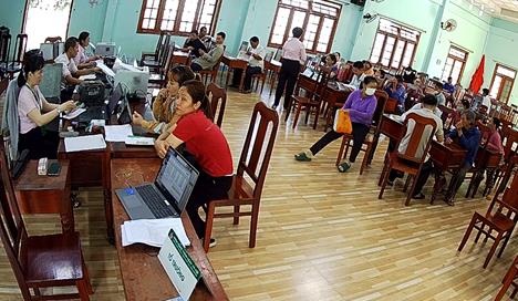 Ngân hàng Chính sách xã hội huyện Sơn Tịnh tăng cường giải ngân nguồn vốn tín dụng ưu đãi cho học sinh, sinh viên có hoàn cảnh khó khăn đến trường đầu năm học mới 2023 - 2024