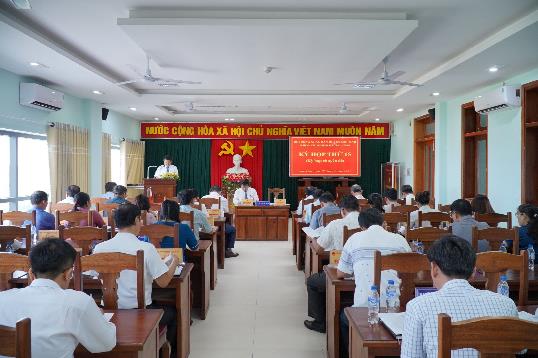 HĐND huyện Sơn Tịnh khóa XII, nhiệm kỳ 2021-2026 tổ chức kỳ họp thứ 15 (Kỳ họp chuyên đề)