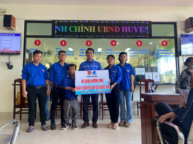 Huyện đoàn Sơn Tịnh thành lập Đội thanh niên tình nguyện hỗ trợ người dân tại Bộ phận Một cửa huyện