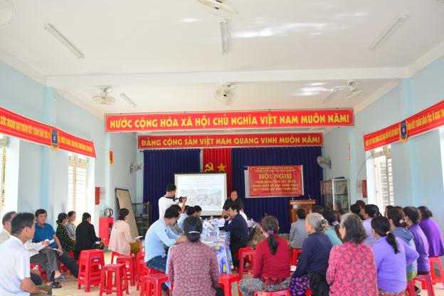 Trung tâm dịch vụ nông nghiệp huyện Sơn Tịnh hội nghị tổng kết mô hình trình diễn chăn nuôi gà thả vườn theo quy trình an toàn sinh học
