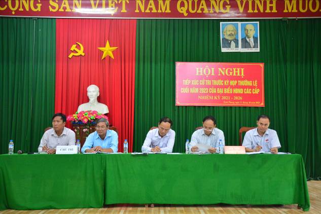 Đại biểu HĐND các cấp tiếp xúc cử tri tại xã Tịnh Phong