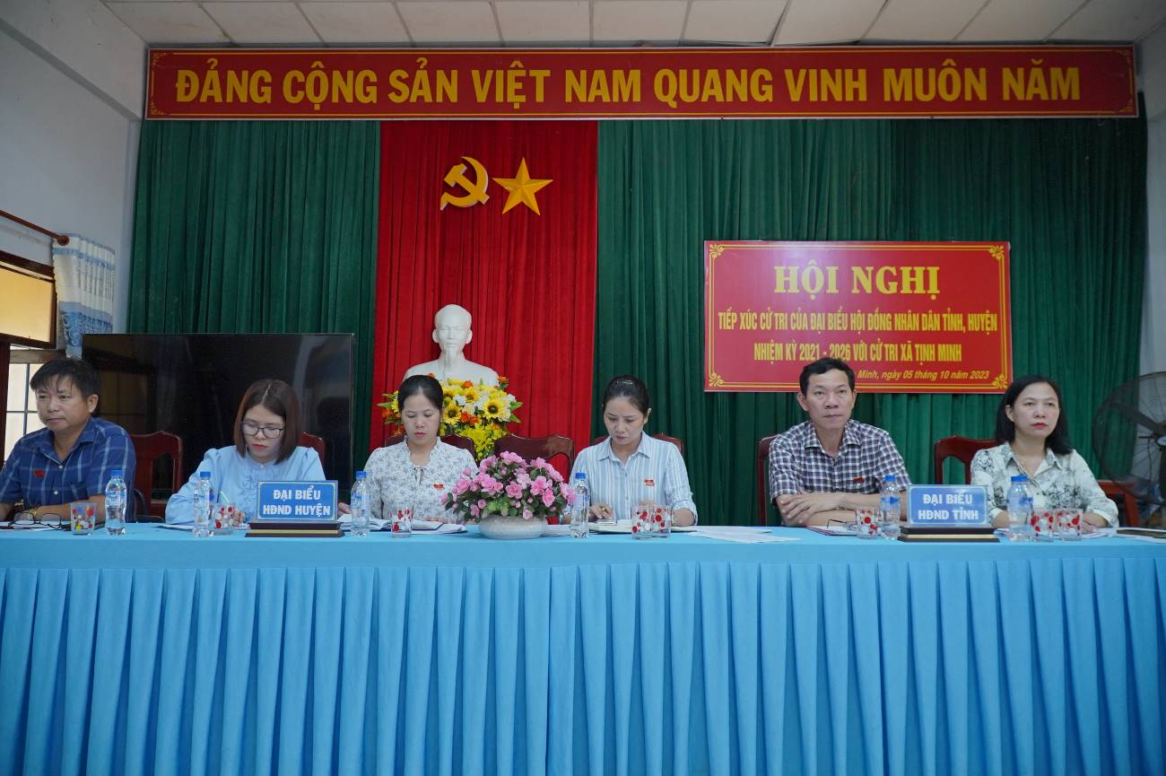 Đoàn Đại biểu HĐND tỉnh và huyện Sơn Tịnh tiếp xúc cử tri tại xã Tịnh Minh