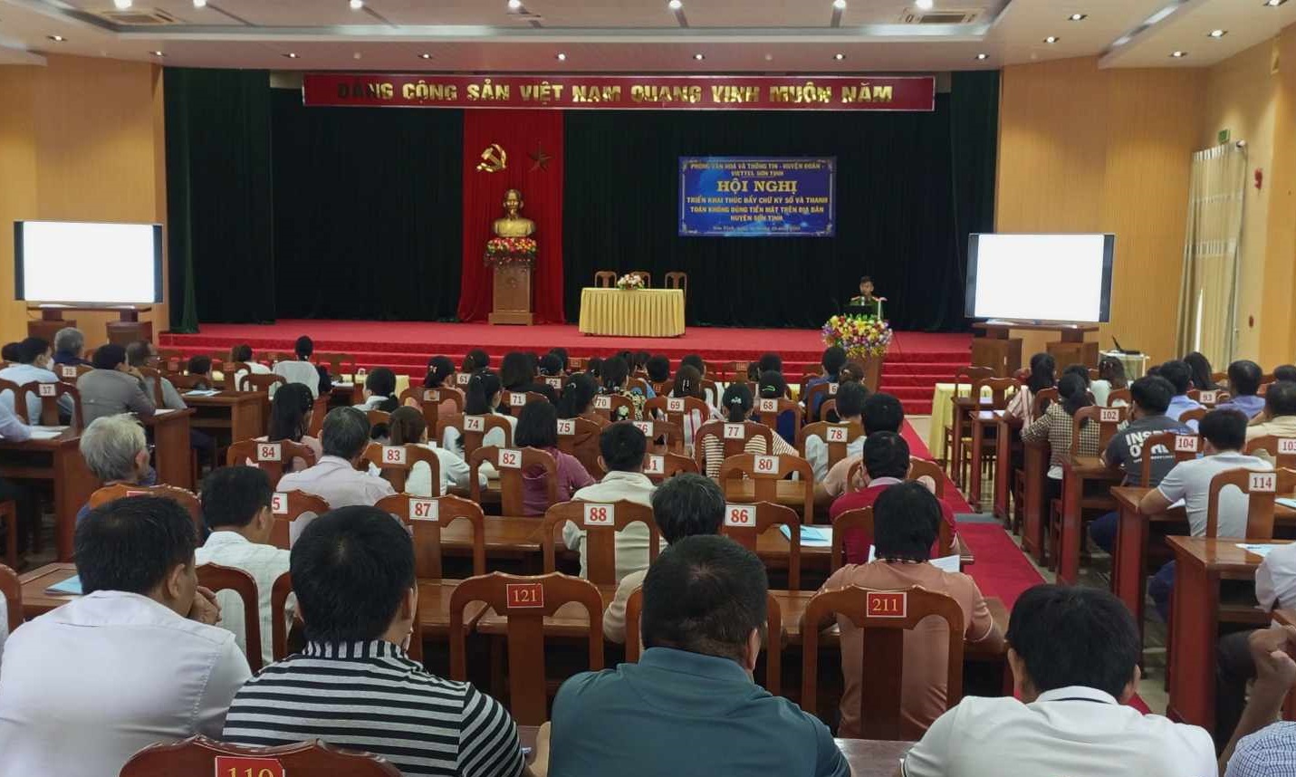 UBND huyện Sơn Tịnh tập huấn nghiệp vụ PCCC và CNCH cho giáo viên và cơ sở sản xuất kinh doanh
